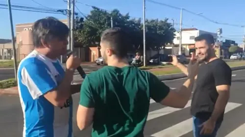 Arthur publicou em seu perfil do Instagram um vídeo no momento em que é golpeado