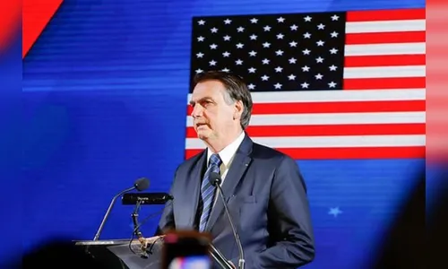 Às vésperas de reunião, Bolsonaro questiona eleição nos EUA
