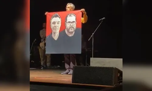 Caetano Veloso faz homenagem a Bruno Pereira e Dom Phillips em show