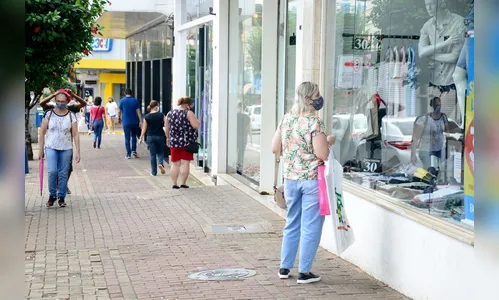 Comércio de Apucarana atende em horário especial nesta sexta-feira