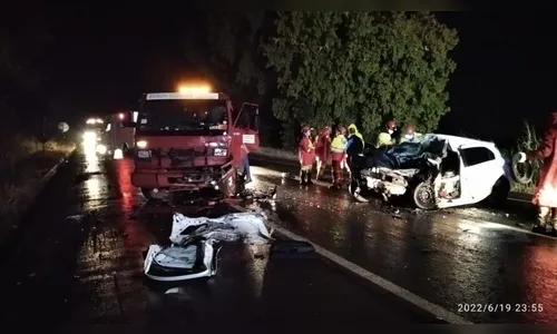 Jovem de 26 anos morre após bater em caminhão na BR-369