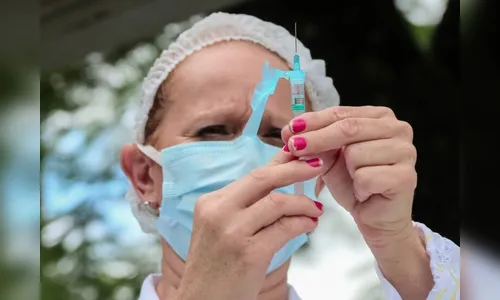 De 12 a 17 anos: Apucarana aplica 3ª dose contra a Covid