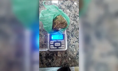 GCM prende homem que estava com maconha na 'Praça do 28'