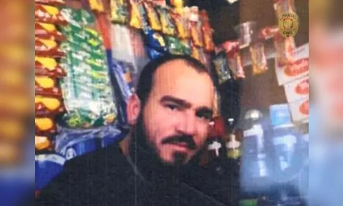 Homem mata adolescente que criticou carro dele