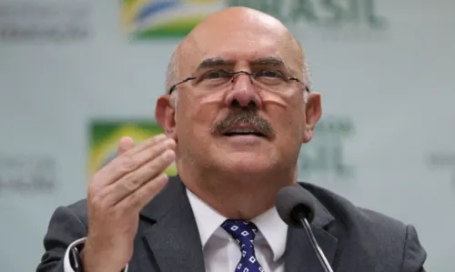 Ex-ministro da Educação passará por audiência de custódia em SP