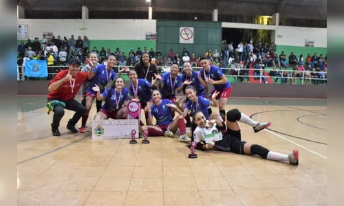 Futsal feminino de Apucarana conquista título regional