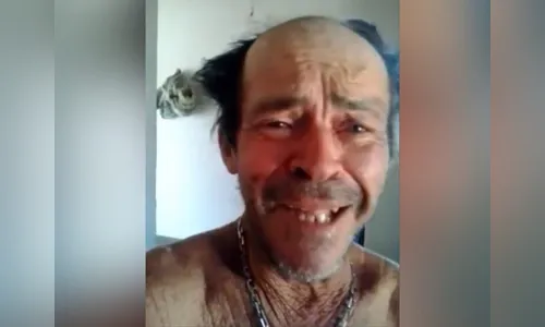 Homem que virou meme com o bordão 'me dê, papai' morre aos 56 anos