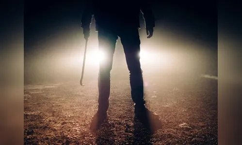 Homem com barra de ferro ameaça pessoas em Ivaiporã