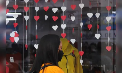 Dia dos Namorados aquece comércio e setor de serviços de Apucarana