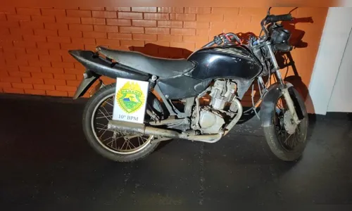 Motociclista tenta fugir, mas é preso pela PM em Apucarana