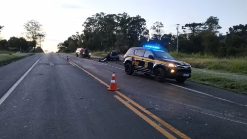 Motorista de 35 anos morre após bater de frente com caminhão no PR