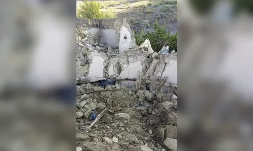 Terremoto no Afeganistão mata mais de mil pessoas