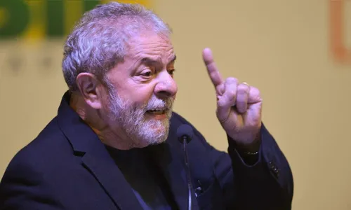 'Essa história de privatizar é coisa de incompetência', diz Lula