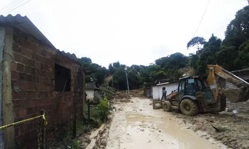 Sobe para 120 o número de mortes por chuvas em Pernambuco