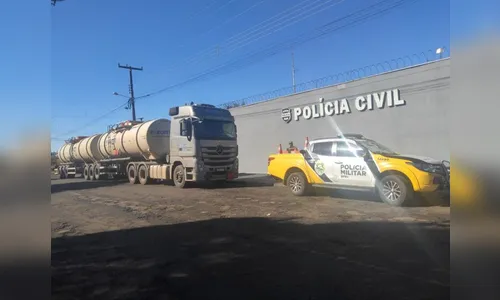 Caminhão abandonado em Mauá da Serra teve carga de óleo diesel roubada