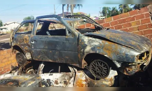 Jovem é preso depois de incendiar veículos de pátio da PM