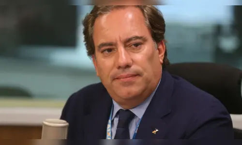 Presidente da Caixa entrega carta de demissão a Bolsonaro