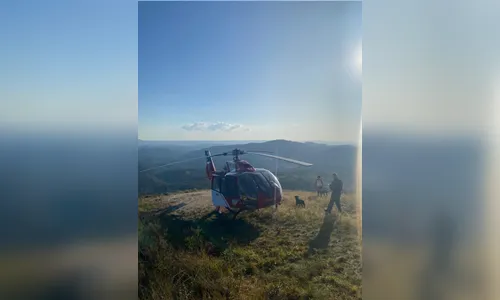 Após cair, piloto de paraglider é socorrido de helicóptero no PR