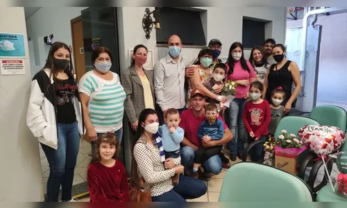 Paciente de Apucarana comemora última sessão de 'quimio'