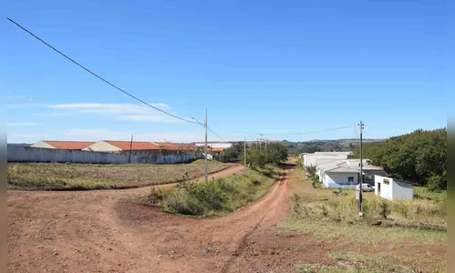 Agricultores do Assentamento 8 de Abril recebem título de propriedade
