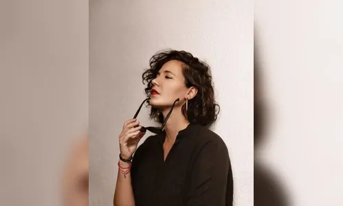 Sesi Música retoma agenda com show de Tiê: “Saudade é Amor”