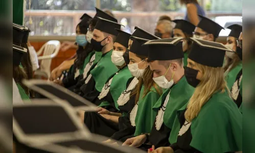 UEM adota medidas de prevenção à covid nas colações de grau