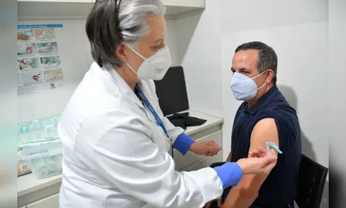 Paraná vai aplicar 4ª dose em pessoas a partir de 50 anos