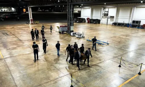 corpos do jornalista inglês Dom Phillips e do indigenista Bruno Araújo Pereira chegaram a Brasília na noite de quinta-feira (16)