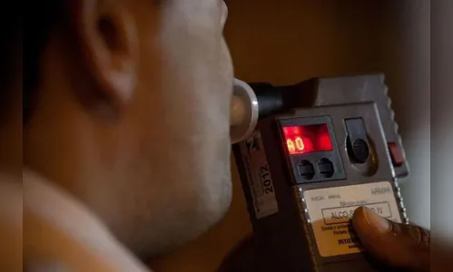 Motociclista de 24 anos é preso por pilotar embriagado e sem capacete