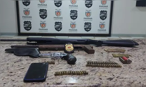 PC apreende armas em casa de homem que ameaçou esposa em Apucarana