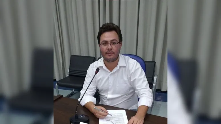 O vereador Lucas Leugi está cobrando nas redes sociais a inauguração do Hospital Apucarana