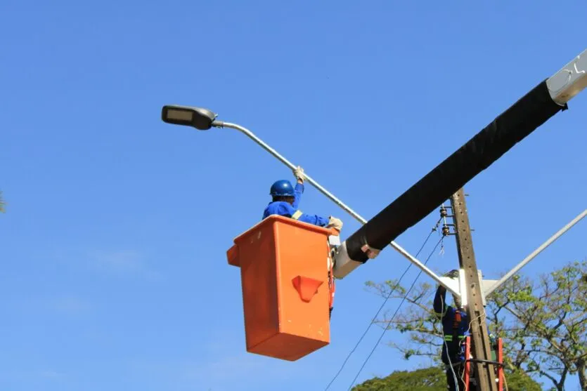 A Prefeitura Municipal de Arapongas realizou melhorias na avenida central da Colônia Esperança