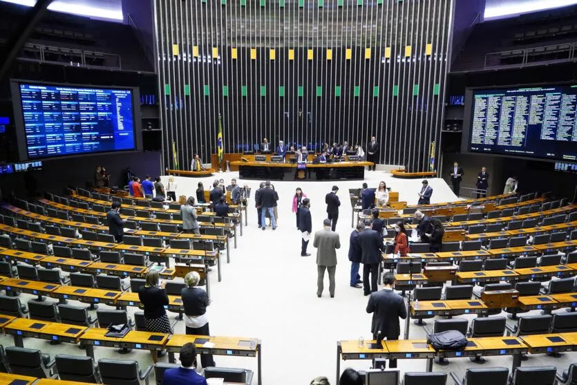 Deputados federais e senadores ampliaram número das chamadas "emendas PIX" em 2022