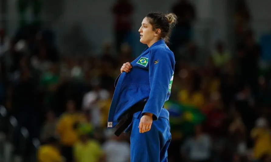 Mayra Aguiar foi a primeira a garantir uma medalha no dia