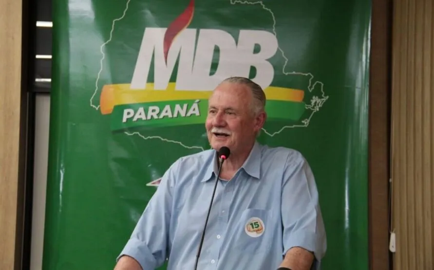 Na política, foi deputado estadual do Paraná de 1983 a 2002, por cinco mandatos