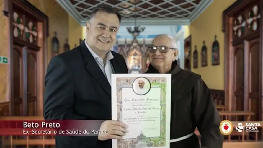 O Papa Francisco homenageou o ex-secretário estadual de Saúde e ex-prefeito de Apucarana