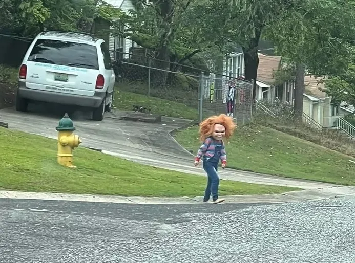 O boneco Chucky é conhecido pela saga de filmes "Brinquedo assassino"