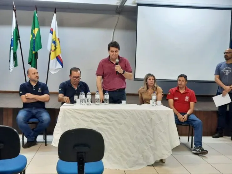 O prefeito Junior da Femac   reiterou seu compromisso de incentivar a prática esportiva entre os jovens apucaranenses
