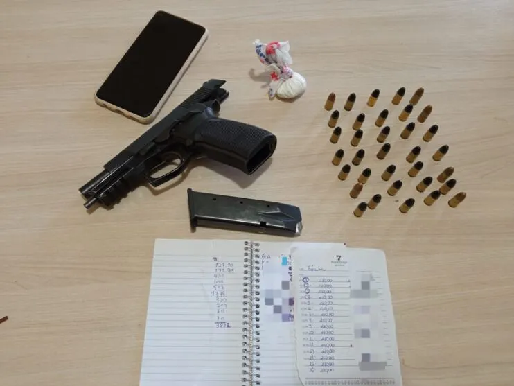 Pistola Bersa 9mm foi apreendida pela polícia em São Pedro do Ivaí