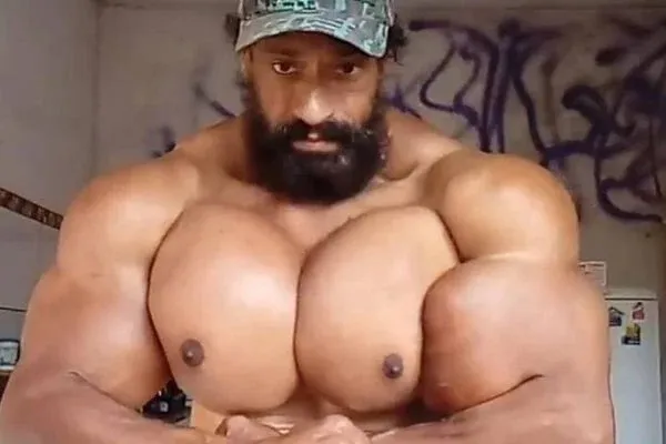 Valdir Segato, conhecido como “Hulk brasileiro” pelos músculos de tamanho exagerado