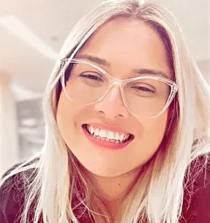 a catarinense Juliana Cavalheiro, de 36 anos, viralizou nas redes sociais por causa da semelhança com Marília