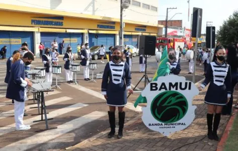 A Banda Marcial Municipal foi criada em 1981 e aceita membros a partir dos 10 anos de idade