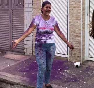 A cena foi gravada pela madrinha da bebê, Naielly Barbosa, de 18 anos.