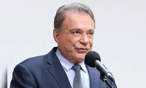 Alvaro Dias ainda não decidiu sobre candidatura ao Senado; entenda