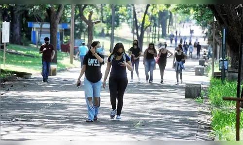 UEL inicia ano letivo de 2022 com cerca de 3 mil calouros na segunda