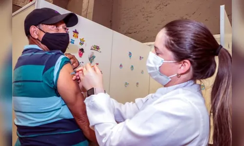 Apucarana aplica 4ª dose contra Covid a partir de 30 anos; saiba mais