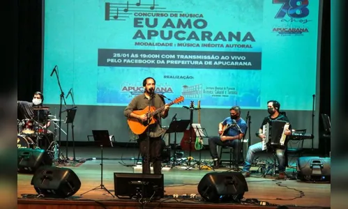 Prefeitura entrega DVDs do concurso “Eu amo Apucarana”