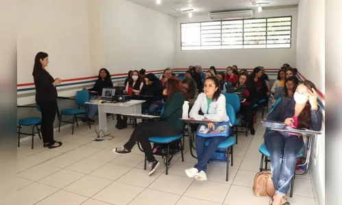 Profissionais da Educação de Arapongas participam de formação