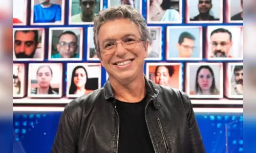 Ao lado de Tadeu Schmidt, Boninho dá pista sobre o BBB23 e empolga fãs