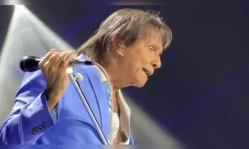 Roberto Carlos se irrita em show e manda fã calar a boca; veja